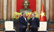 President Vo Van Thuong hosts Cambodian official